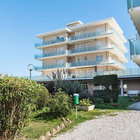 M340 - Marcelli, Accogliente Trilocale Fronte Mare Con Balcone Lejlighed *