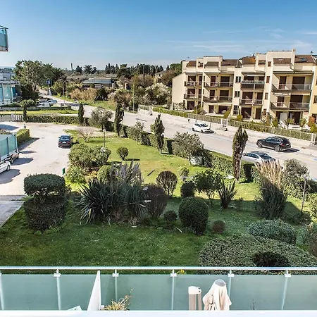 M340 - Marcelli, Accogliente Trilocale Fronte Mare Con Balcone *