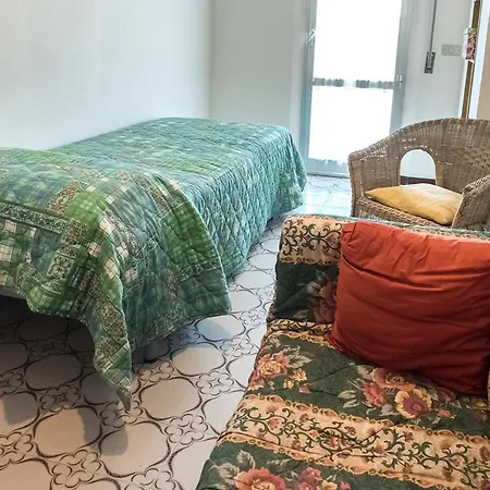 M340 - Marcelli, Accogliente Trilocale Fronte Mare Con Balcone *