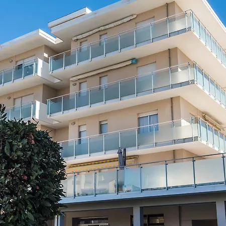 M340 - Marcelli, Accogliente Trilocale Fronte Mare Con Balcone Apartamento Marcelli