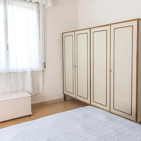 M340 - Marcelli, Accogliente Trilocale Fronte Mare Con Balcone