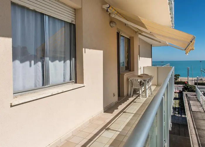 M340 - Marcelli, Accogliente Trilocale Fronte Mare Con Balcone Appartement Marcelli